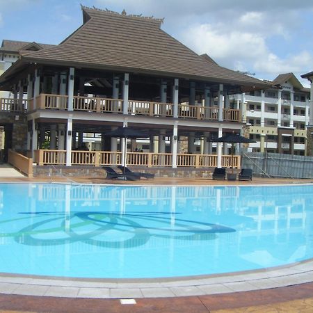 The Oasis Davao Condotel Exterior photo