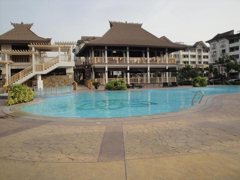 The Oasis Davao Condotel Exterior photo
